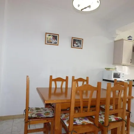 Apartment - 3 Bedrooms With Wifi - 2479