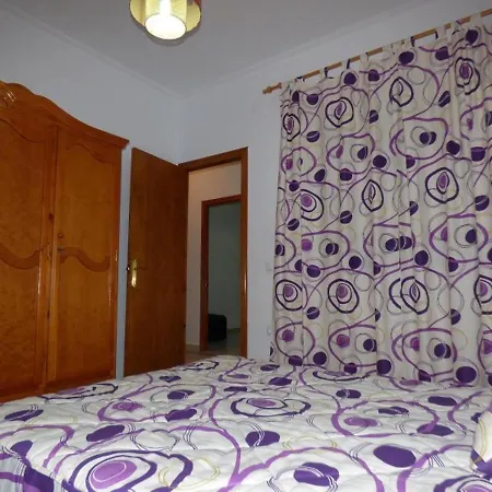 - 3 Bedrooms With Wifi - 2479