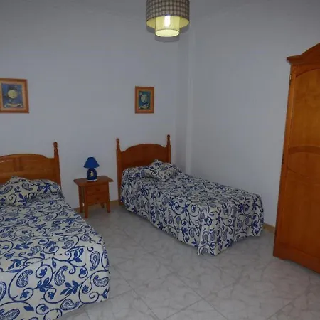 Apartment - 3 Bedrooms With Wifi - 2479
